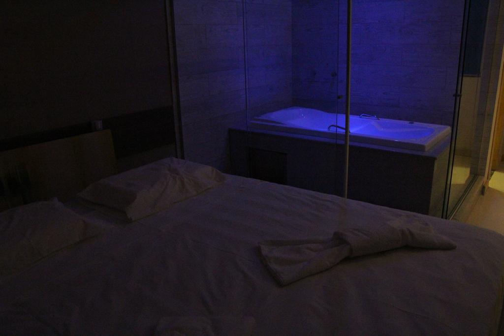 Hotel Paraiso Das Aguas Tucano Kamer foto